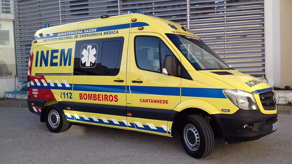ver notícia Bombeiros de Cantanhede têm nova ambulância de INEM